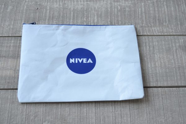 Nivea Beiersdorf Νεσεσέρ Καλλυντικών από Αδιάβροχο Χαρτί