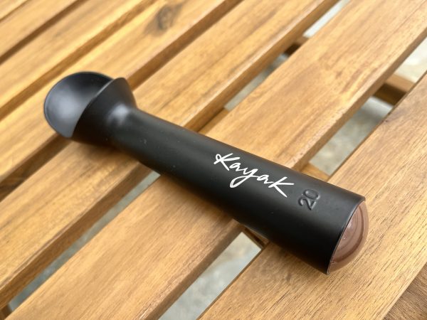 Kayak, μαύρο κουτάλι παγωτού