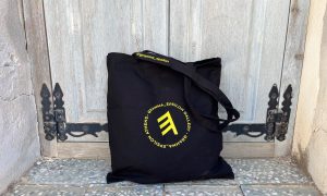 Gramma Epsilon Gallery, μαύρες κίτρινες tote bags