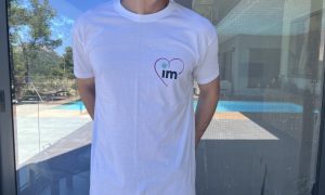 Insurance Market, λευκό t shirt με εκτυπώσεις